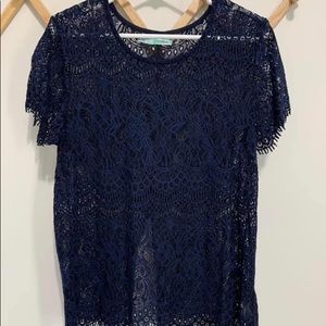 Women’s lace top